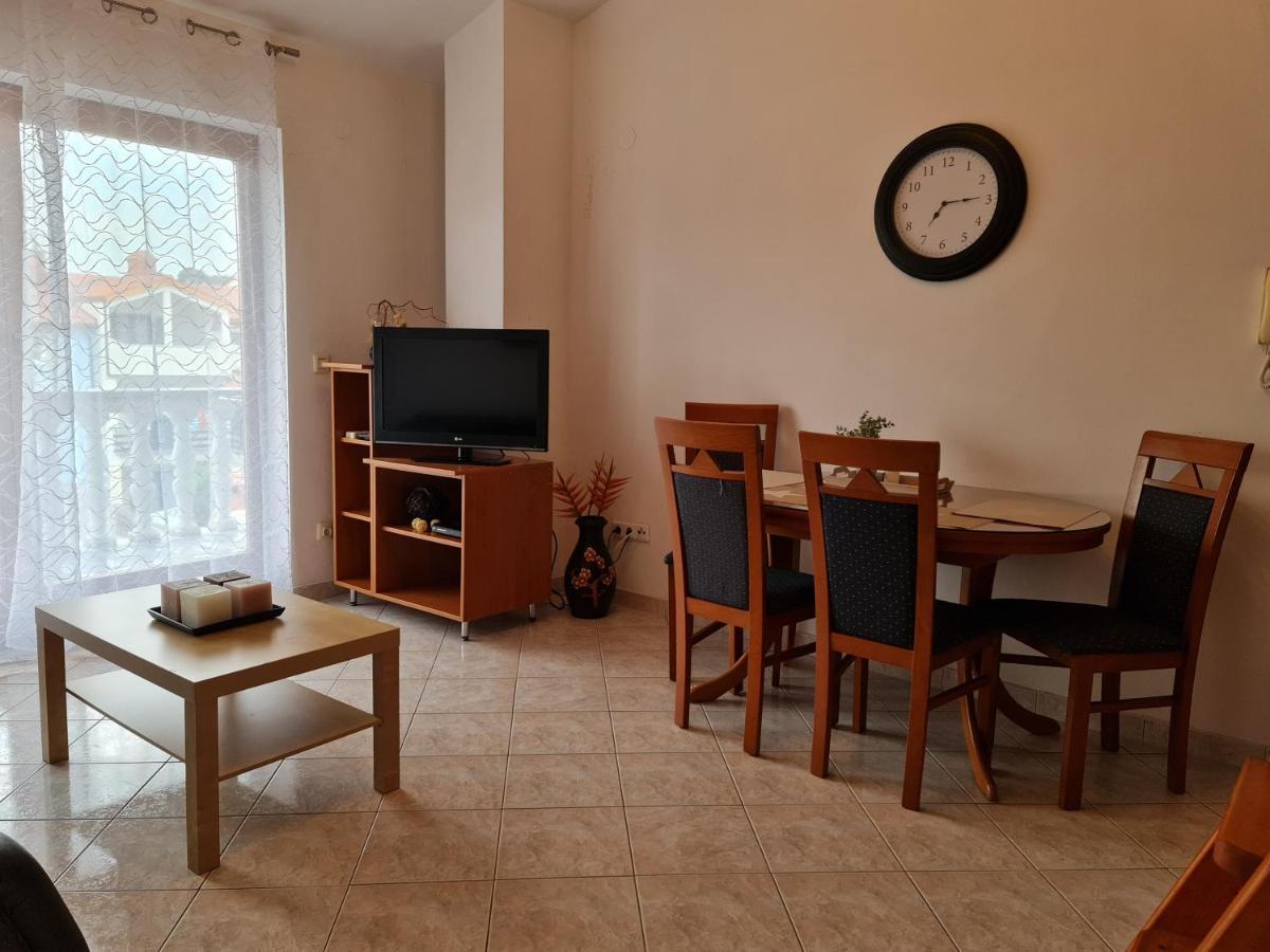 Apartment Mira 普拉 外观 照片