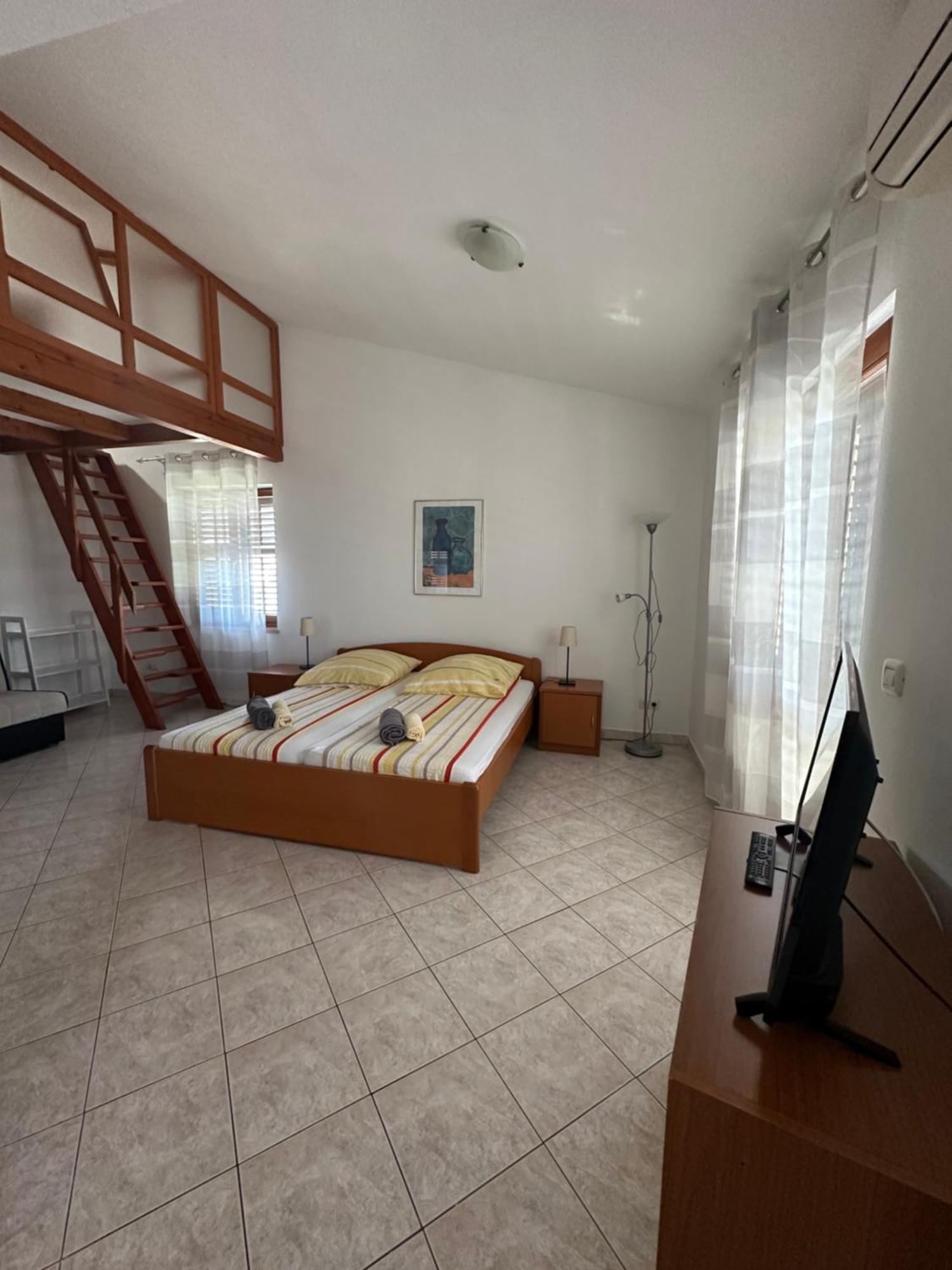 Apartment Mira 普拉 外观 照片